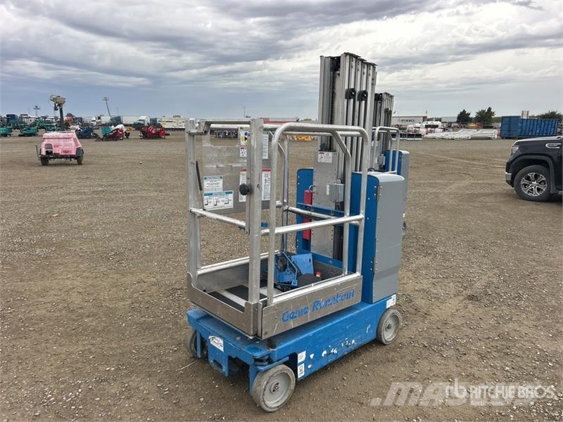 Genie GR20 Vertical Mast Lift Used Personnel lifts and access elevators