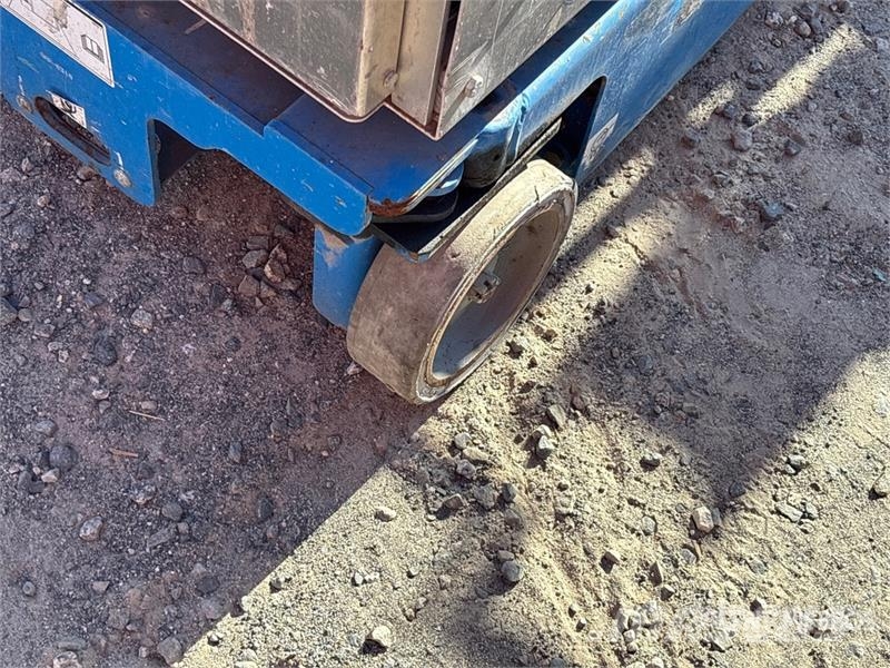 Genie GR20 Vertical Mast Lift Plataformas con jaula de elevación