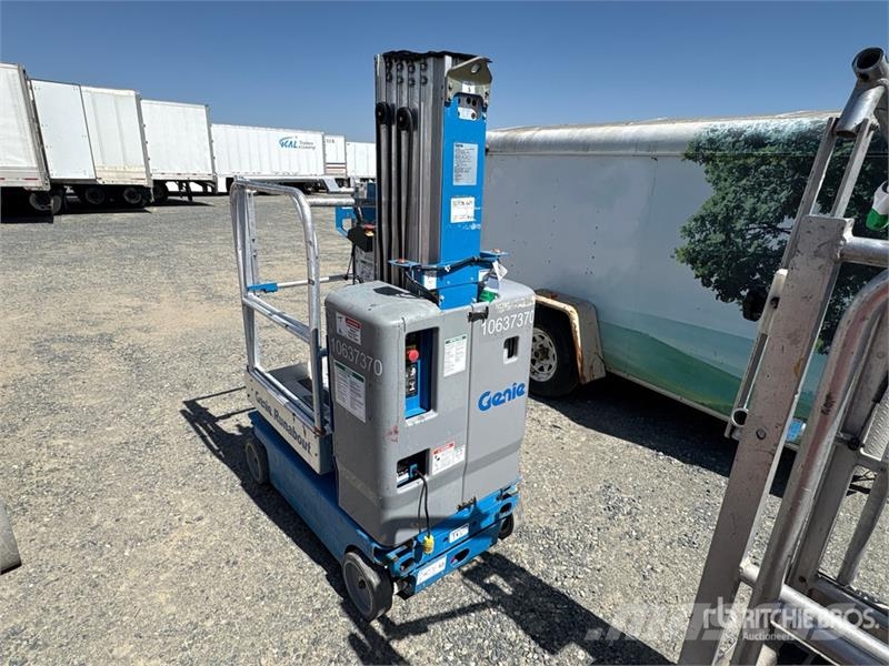 Genie GR20 Vertical Mast Lift Вертикальні щоглові підйомники