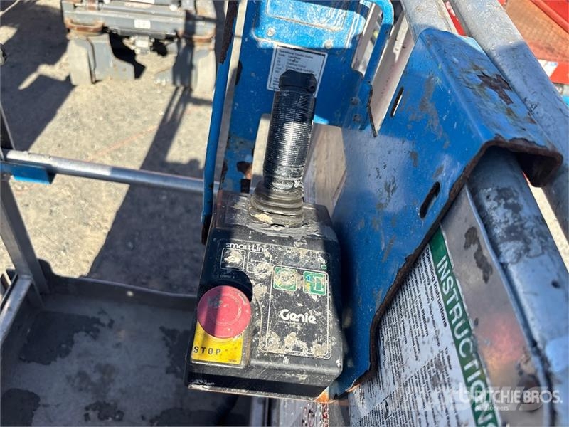 Genie GR20 Vertical Mast Lift Plataformas con jaula de elevación