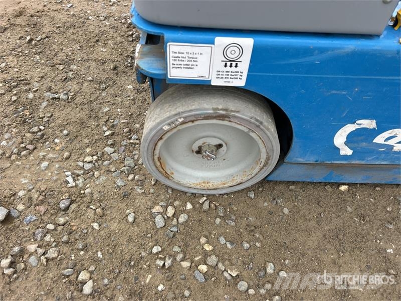 Genie GR20 Vertical Mast Lift Used Personnel lifts and access elevators