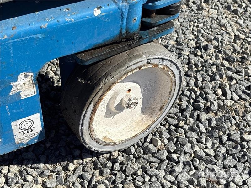 Genie GR20 Vertical Mast Lift Vertikalna dvigala