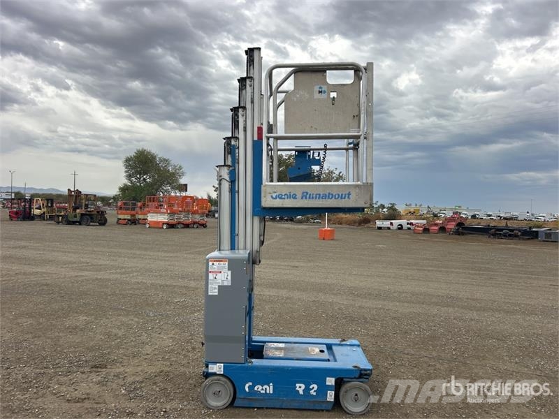 Genie GR20 Vertical Mast Lift Used Personnel lifts and access elevators