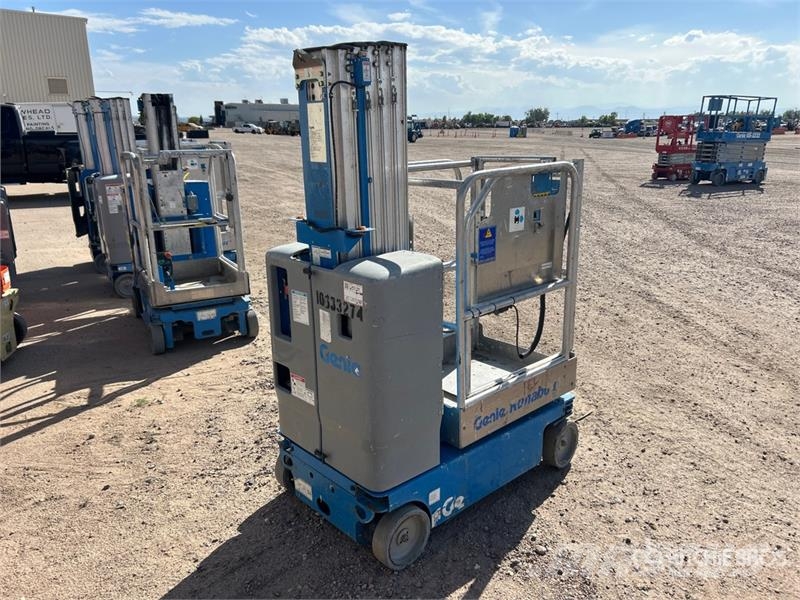 Genie GR20 Vertical Mast Lift Mât vertical