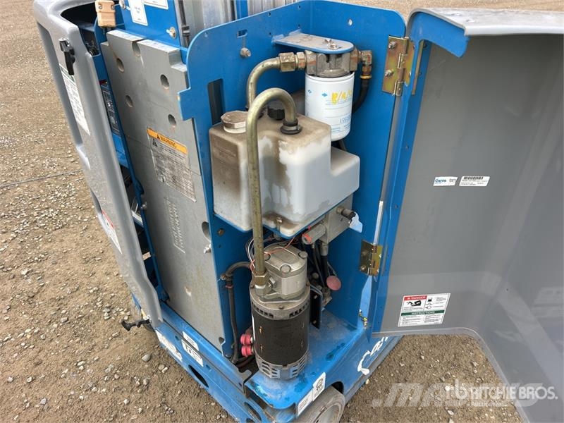 Genie GR20 Vertical Mast Lift Used Personnel lifts and access elevators