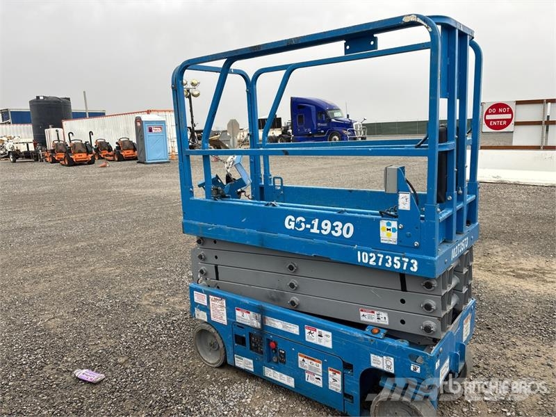 Genie GS-1930 Electric Scissor Lift Ножничные подъемники