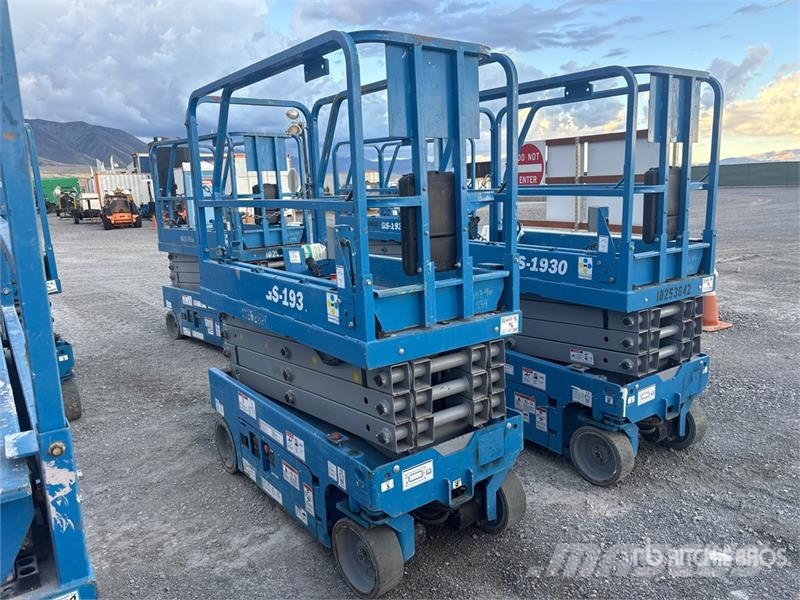 Genie GS-1930 Electric Scissor Lift Scissor lifts