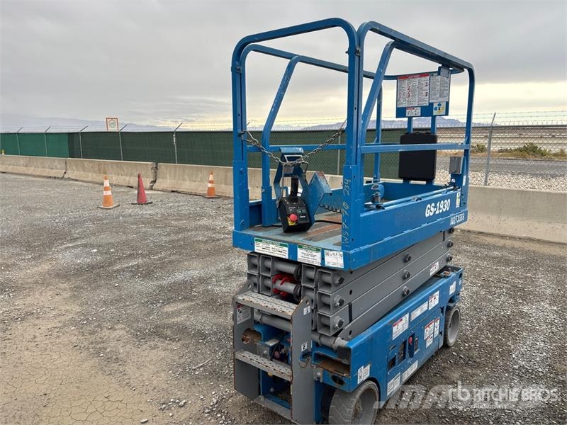 Genie GS-1930 Electric Scissor Lift Ножничные подъемники
