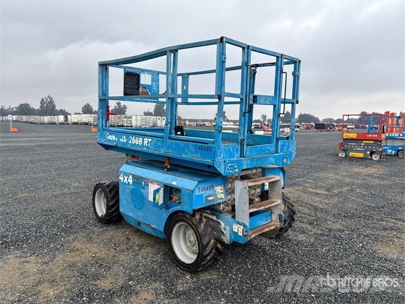 Genie GS-2668 4x4 Dual Fuel Scissor Lift Ollós emelők