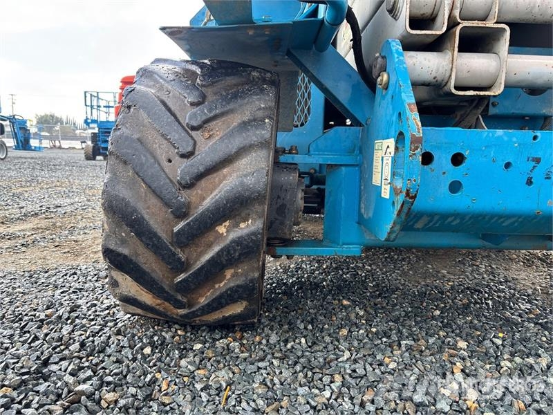 Genie GS-2668 4x4 Dual Fuel Scissor Lift Ollós emelők