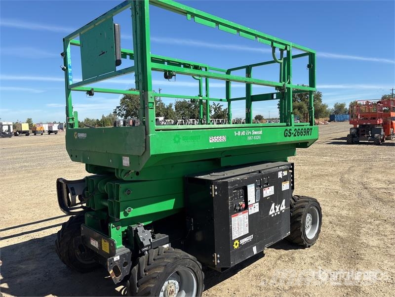 Genie GS-2669 RT 4x4 Dual Fuel Scissor Lift Scissor lifts
