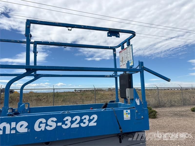 Genie GS-3232 Electric Scissor Lift رافعات مقصية الشكل