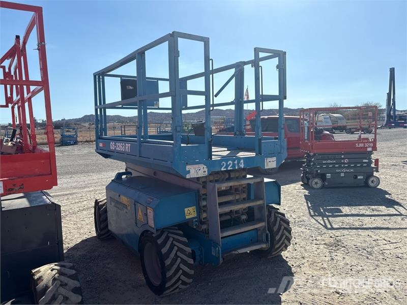 Genie GS-3268 Scissor lifts