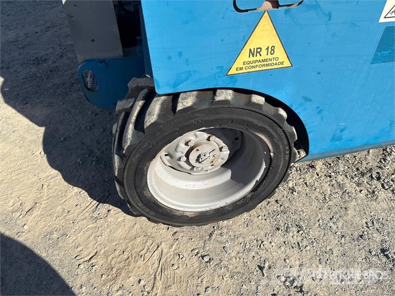 Genie GS-3268 Scissor lifts