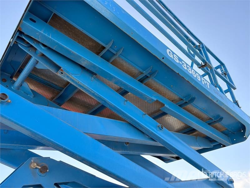 Genie GS-3369RT Škarjaste dvižne ploščadi