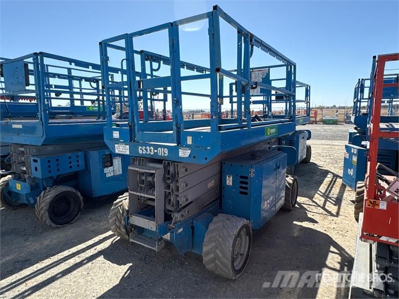 Genie GS-3369RT 剪式升降機