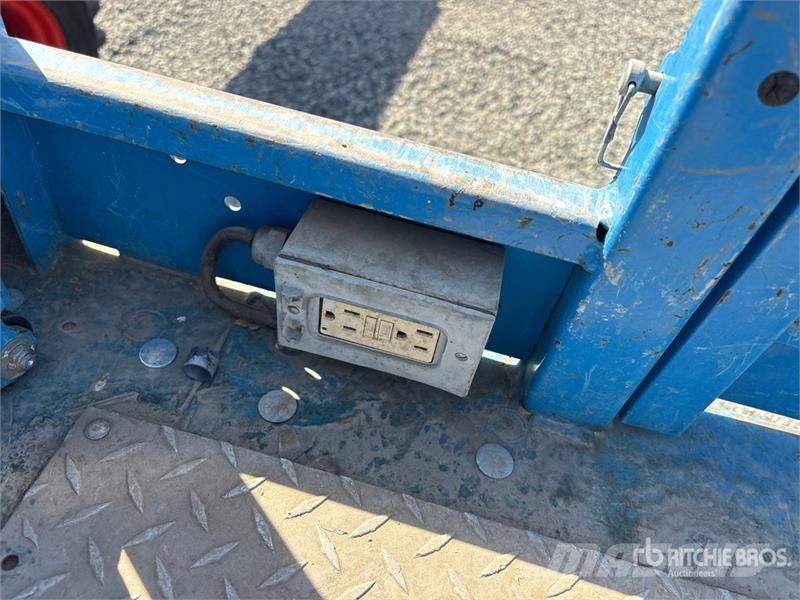 Genie GS-3369RT Škarjaste dvižne ploščadi
