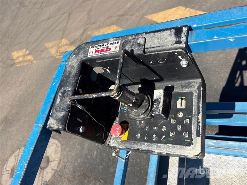 Genie GS-3384 4x4 Dual Fuel Scissor Lift Scissor lifts