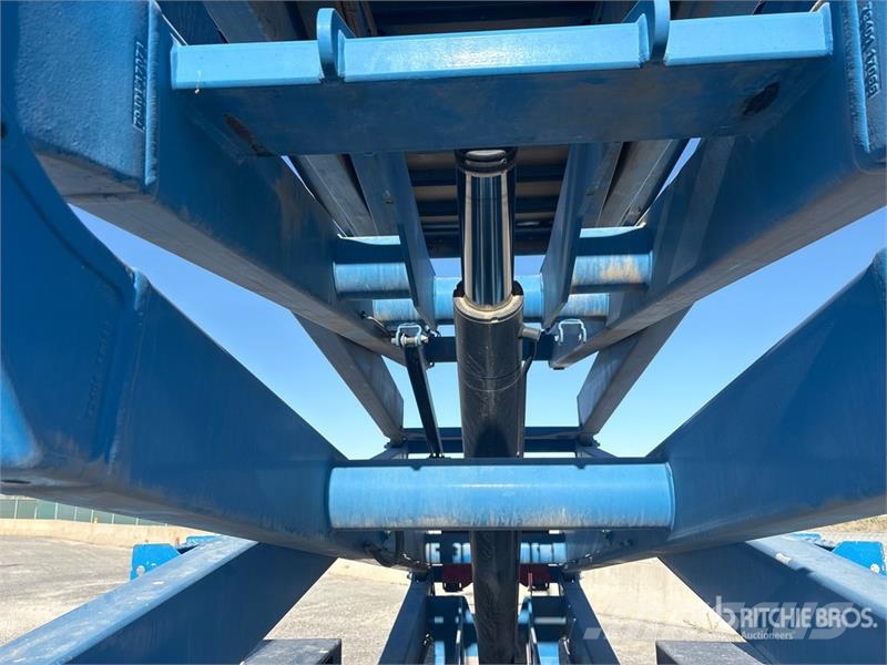Genie GS-4390 RT 4x4 Dual Fuel Scissor Lift シザースリフト