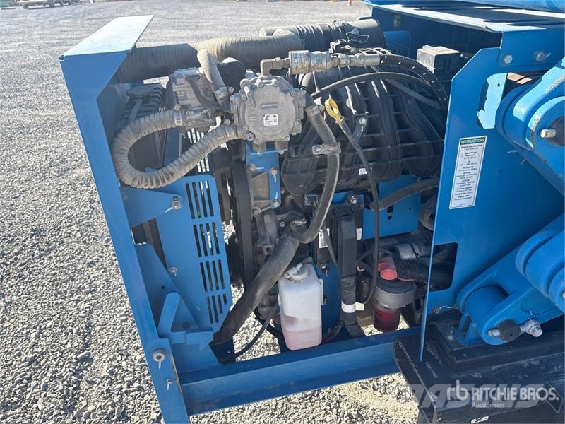 Genie GS-4390 RT 4x4 Dual Fuel Scissor Lift シザースリフト
