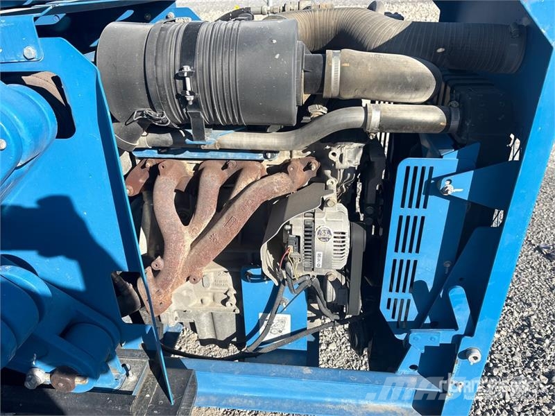 Genie GS-4390 RT 4x4 Dual Fuel Scissor Lift シザースリフト