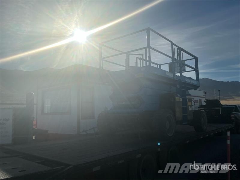 Genie GS-4390 RT 4x4 Dual Fuel Scissor Lift Saxliftar