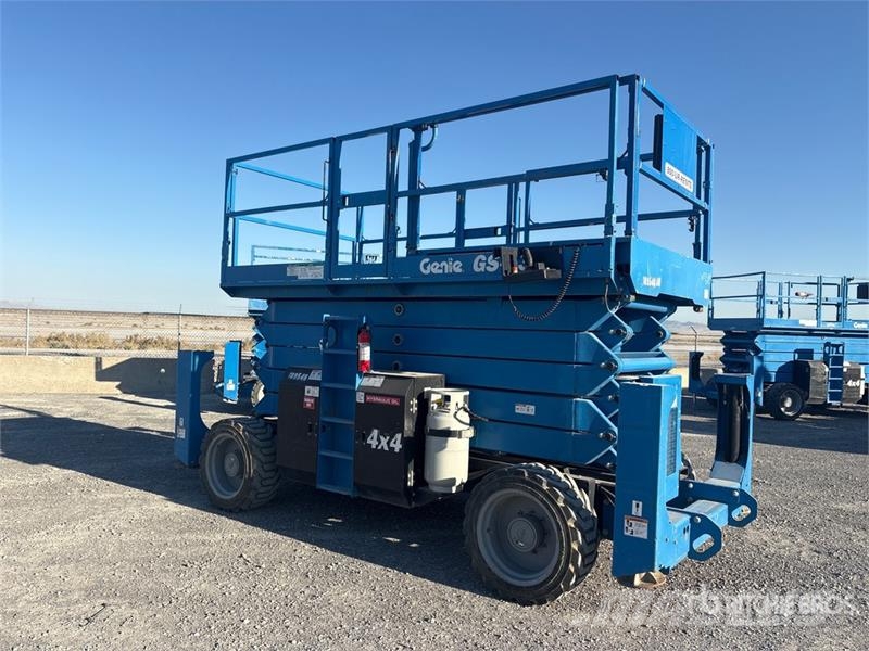 Genie GS-5390 RT 4x4 Dual Fuel Scissor Lift Škarjaste dvižne ploščadi