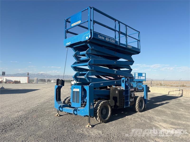 Genie GS-5390 RT 4x4 Dual Fuel Scissor Lift Škarjaste dvižne ploščadi