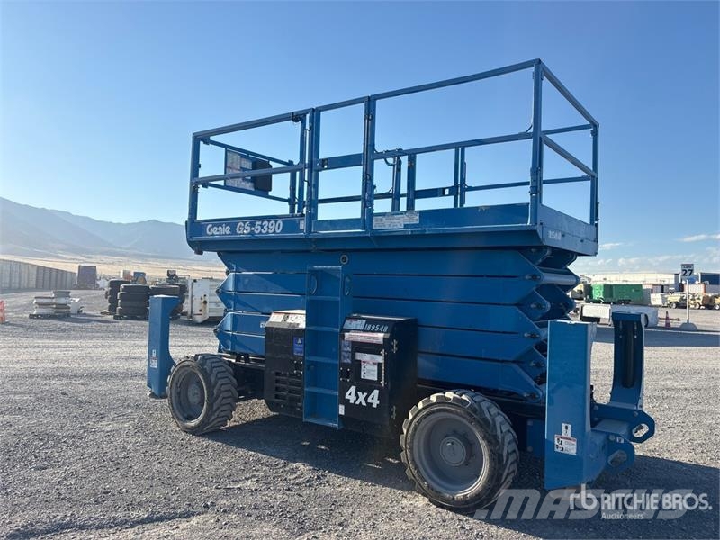 Genie GS-5390 RT 4x4 Dual Fuel Scissor Lift Škarjaste dvižne ploščadi