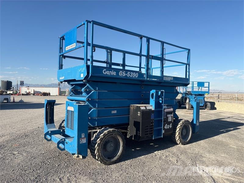 Genie GS-5390 RT 4x4 Dual Fuel Scissor Lift Škarjaste dvižne ploščadi