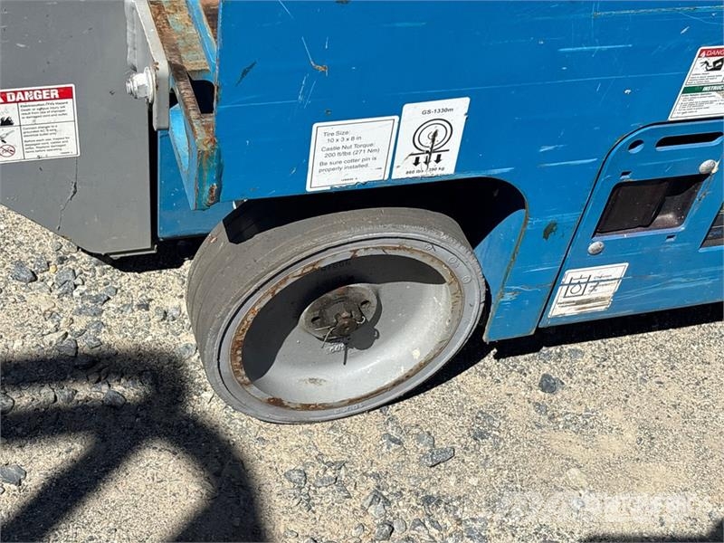 Genie GS1330M Electric Scissor Lift Škaraste platforme