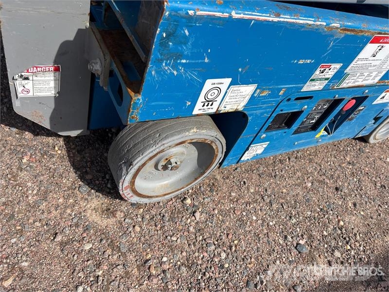 Genie GS1330M Electric Scissor Lift رافعات مقصية الشكل