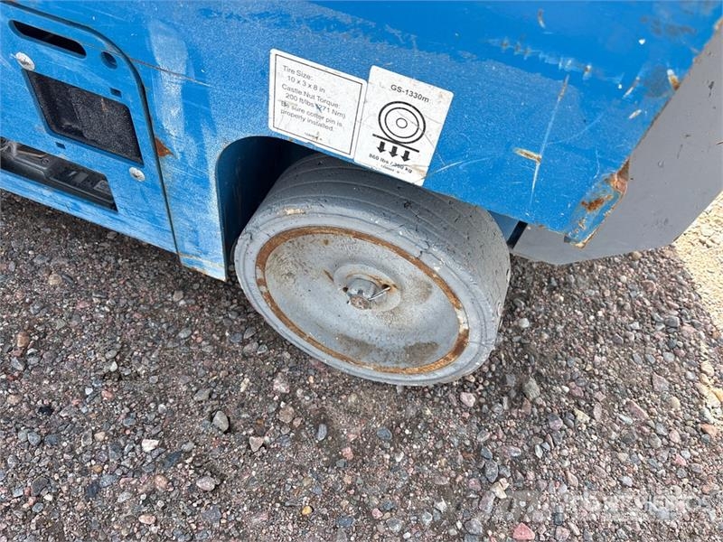 Genie GS1330M Electric Scissor Lift رافعات مقصية الشكل