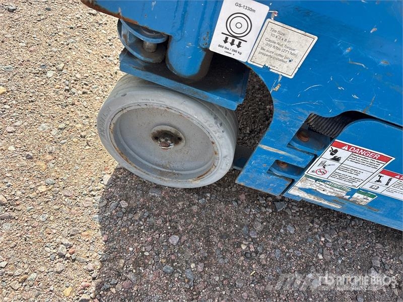 Genie GS1330M Electric Scissor Lift رافعات مقصية الشكل