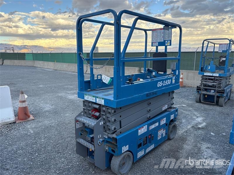 Genie GS1930 Electric Scissor Lift Scissor lifts
