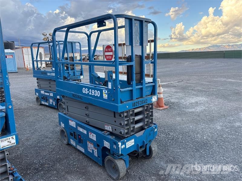 Genie GS1930 Electric Scissor Lift Scissor lifts