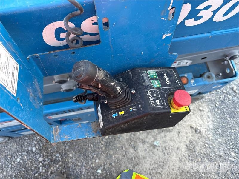 Genie GS1930 Electric Scissor Lift Scissor lifts