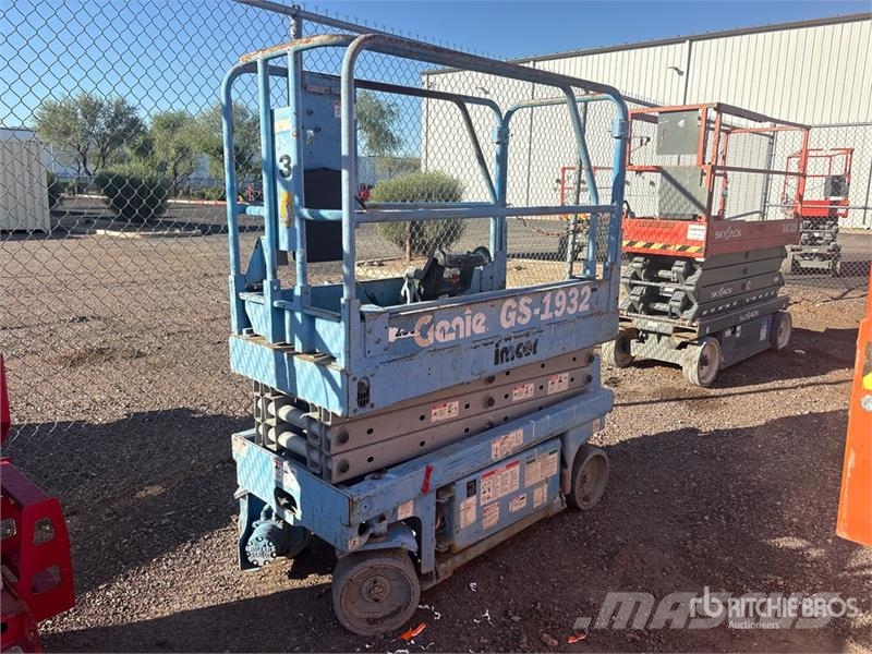 Genie GS1932 Electric Scissor Lift رافعات مقصية الشكل