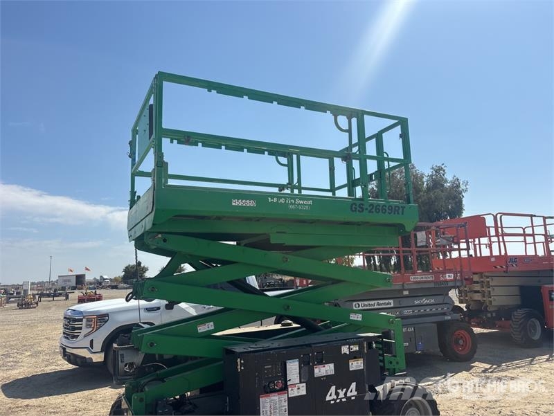 Genie GS2669RT 4x4 Dual Fuel Scissor Lift Підйомники-ножиці