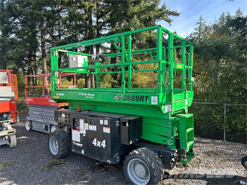 Genie GS2669RT 4x4 Dual Fuel Scissor Lift Scissor lifts