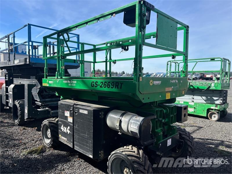 Genie GS2669RT 4x4 Dual Fuel Scissor Lift Scissor lifts