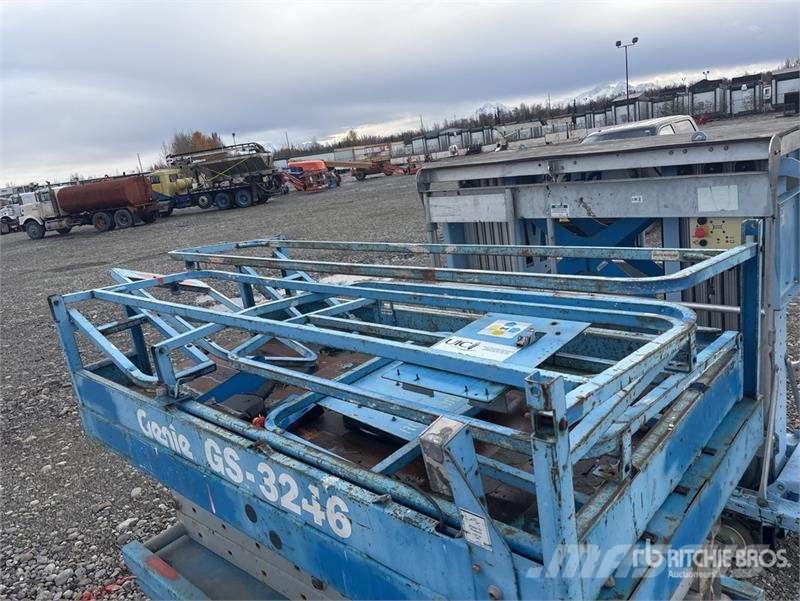 Genie GS3246 Electric Scissor Lift シザースリフト