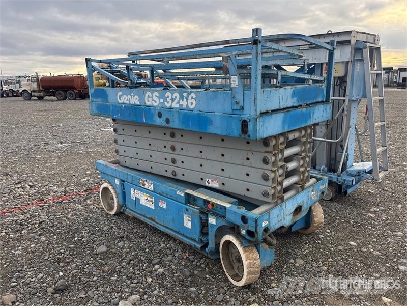 Genie GS3246 Electric Scissor Lift シザースリフト