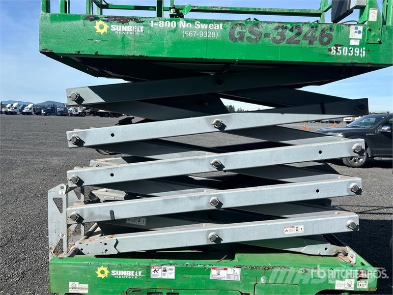 Genie GS3246 Electric Scissor Lift Scissor lifts