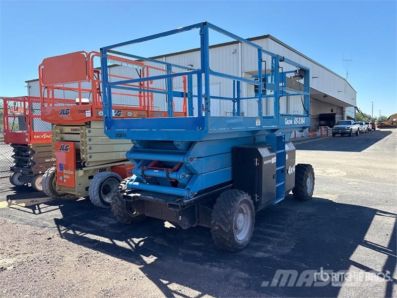 Genie GS3384RT 4x4 Dual Fuel Scissor Lift Scissor lifts