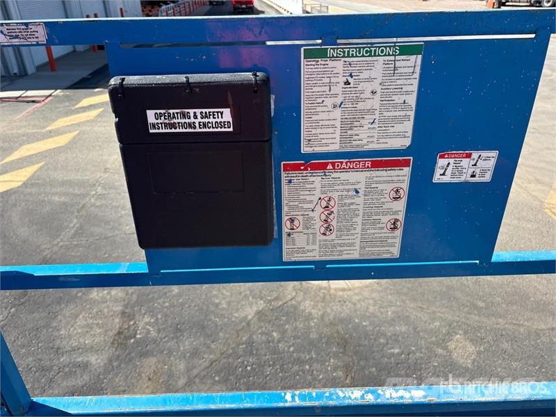 Genie GS3384RT 4x4 Dual Fuel Scissor Lift Scissor lifts