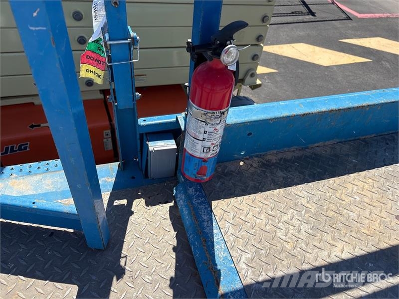Genie GS3384RT 4x4 Dual Fuel Scissor Lift Scissor lifts