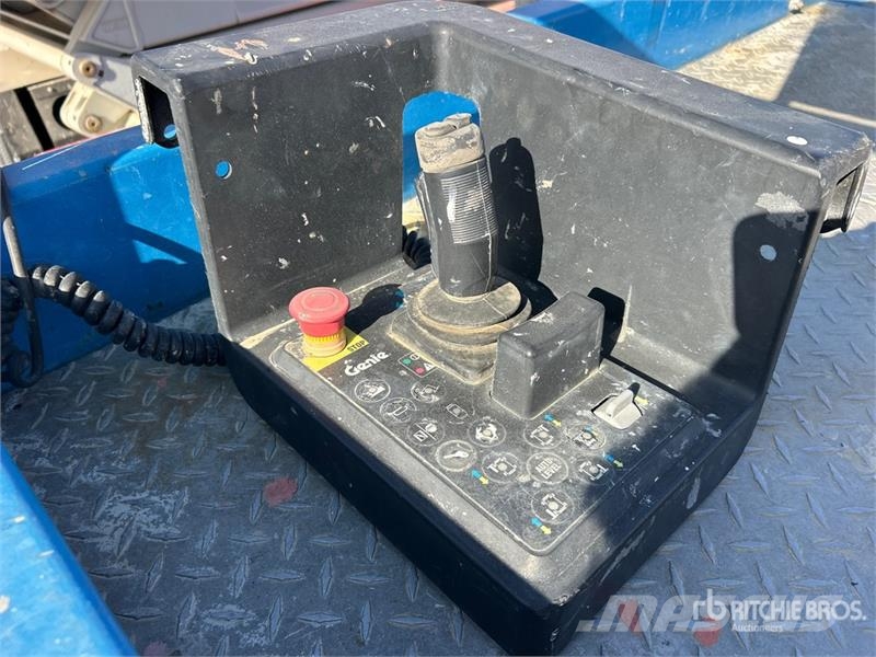 Genie GS4390 4x4 Diesel Scissor Lift Ollós emelők