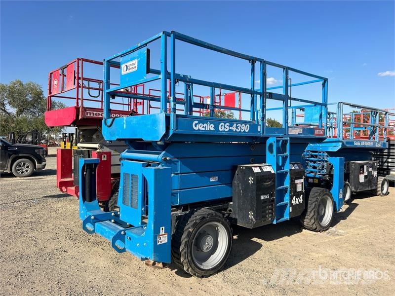 Genie GS4390 4x4 Diesel Scissor Lift Ollós emelők
