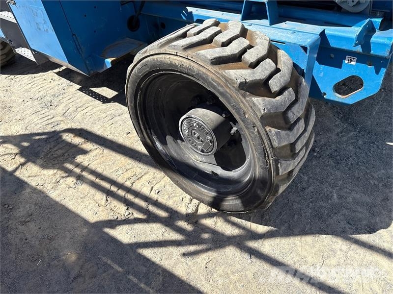 Genie GS4390RT 4x4 Dual Fuel Scissor Lift 剪式升降機